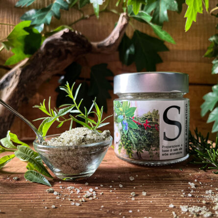 Condimenti naturali e sale aromatico